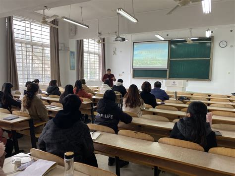 外国语学院召开新入职青年教师培训会 怎样做一名优秀的外语专业老师 信阳学院