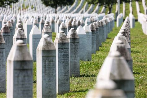 Se Conmemor El Aniversario Del Genocidio En Srebrenica Y Se