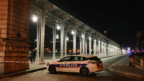 Attaque Meurtri Re L Arme Blanche Et Au Marteau Paris Un D C S Et