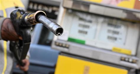 Benzina E Gasolio Ecco Di Quanto Aumenteranno Dopo L Embargo Dalla Russia