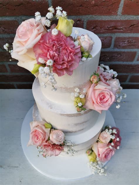 Semi Naked Bruidstaart Met Roze Rozen Enjoy Cakes