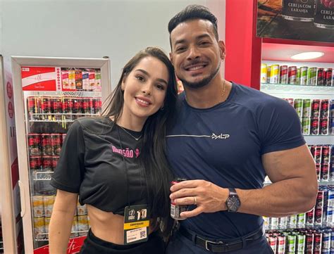 Influencer e Modelo Ketlin Groisman marca presenca na Arnold Sports 