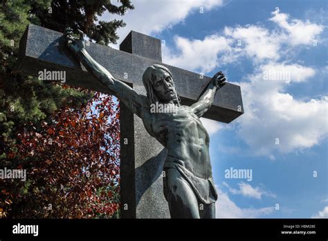 Jesus Christ On Cross Hi Res Stock Photography And Images Alamy