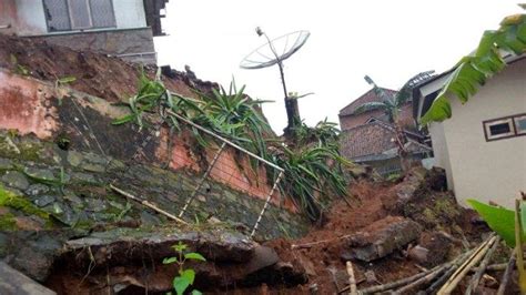 Diguyur Hujan Lebat Dua Hari Sejumlah Wilayah Di Ciamis Longsor