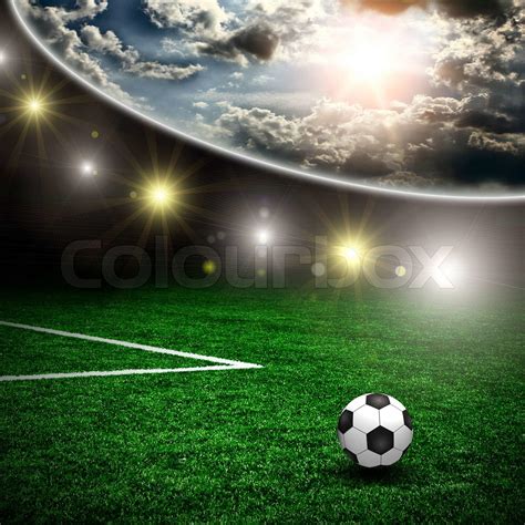 Fu Ball Auf Der Gr Nen Wiese Und Blitz Stock Bild Colourbox