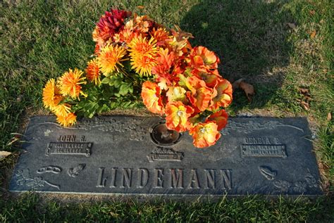 Geneva Esther Hunter Lindemann (1911-1983) – Find a Grave-äreminne