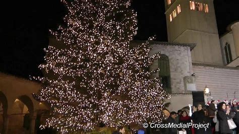 Ad Assisi Il Presepe Con Le Pietre Della Basilica Di San Benedetto A Norcia