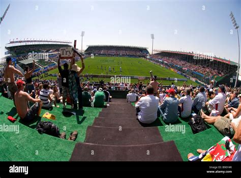 Sevens stadium dubai rugby hi-res stock photography and images - Alamy