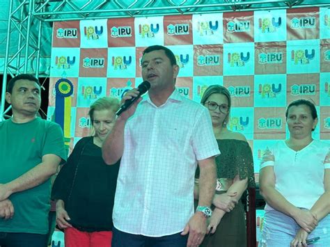 Ipu Anos Prefeito Rob Rio Rufino Inaugura Pra A E Areninha Em