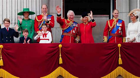 Carlos III Dedica Mensaje a su Madre la Reina Isabel a un Año de su