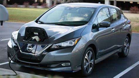 Nissan LEAF News and Reviews | Motor1.com