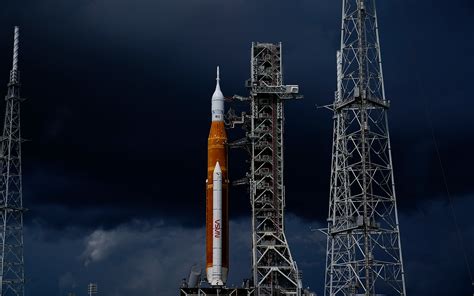 Nasa Aims For Saturday Launch Of New Moon Rocket Most Powerful Ever