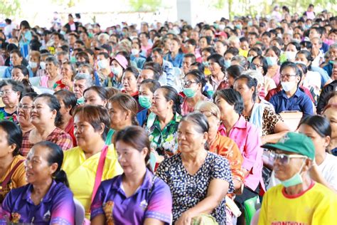 รมว ธรรมนัส ลงพื้นที่ภาคอีสาน ให้ความช่วยเหลือผู้ประสบอุทกภัยในจังหวัด