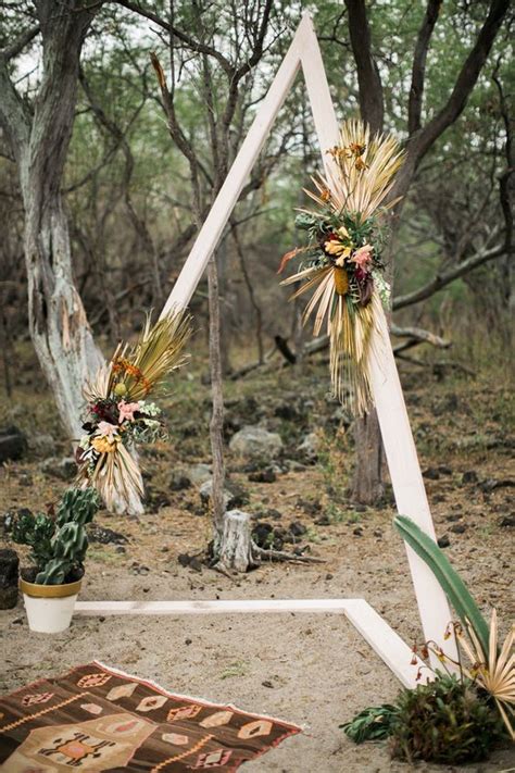 Hot Wedding Trend 24 Triangle Wedding Arches Weddingomania