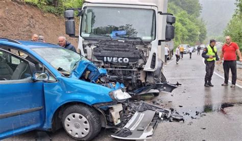 Tragedija U Kola Inu Jedna Osoba Poginula U Saobra Ajnoj Nesre I Vi E