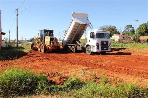 Secretaria de Obras realiza nova etapa de recuperação de ruas em