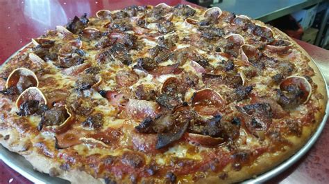 Ultimate Meat Lovers Pizza Pepperoni Hand Pulled Sausage Chorizo