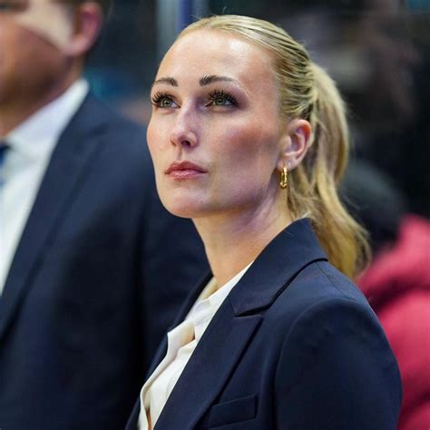Jessica Campbell Is The First Woman To Coach An Nhl Team