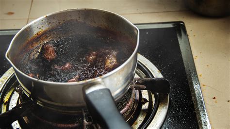 How To Remove Burnt Food From Stove