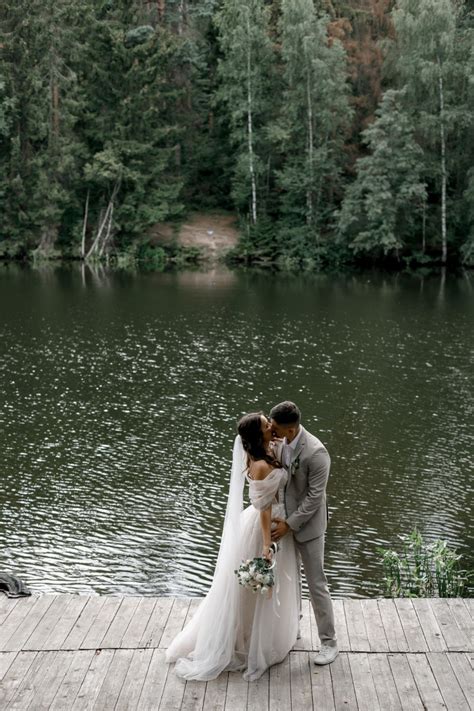 Романтичная свадьба у воды - Weddywood