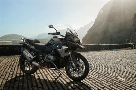 Osten Group Anuncia Promoções Imperdíveis nas Motos BMW e Triumph