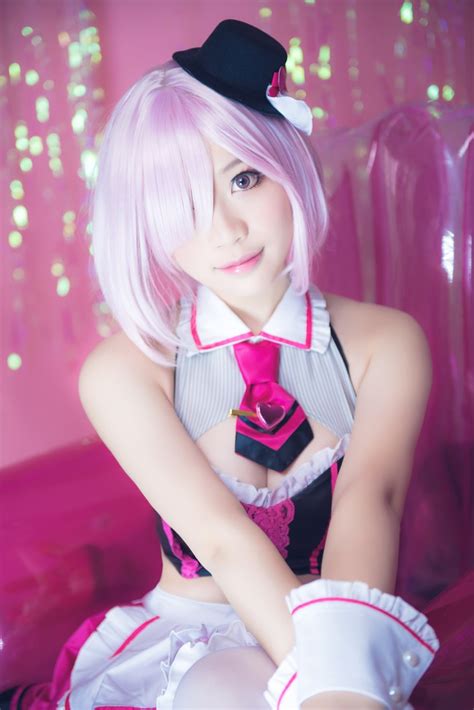 Ngất ngây với cosplay cô nàng Mashu Kyrielight cực gợi cảm trong Fate