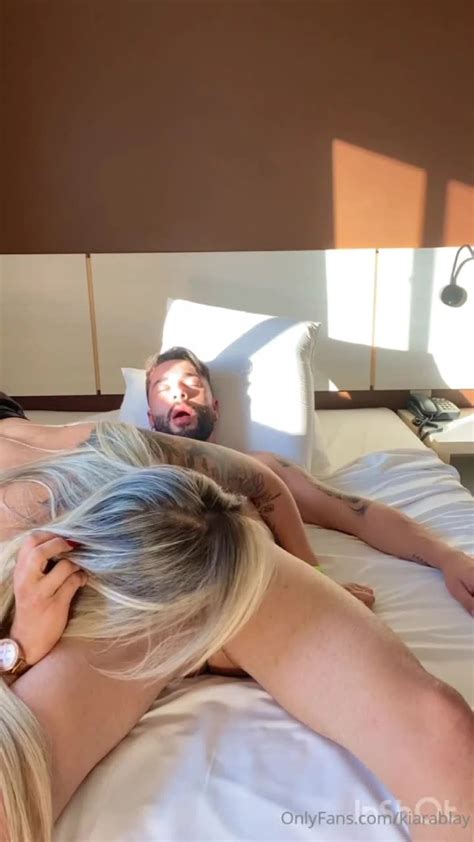 Loira Gata Do Privacy Se Divertindo Um Plug Anal No Bumbum Kabine
