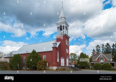 Eastern Townships Quebec Autumn Hi Res Stock Photography And Images Alamy