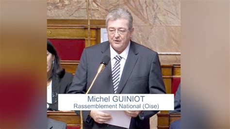 Le député RN Michel Guiniot s étonne de la présence de femmes voilées