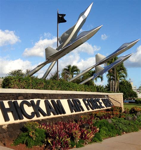 GREAT EATS HAWAII: MAMALA BAY GOLF COURSE - HICKAM AIR FORCE BASE, HAWAII