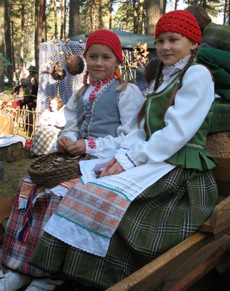 Women S And Men S Lithuanian Folk Costumes