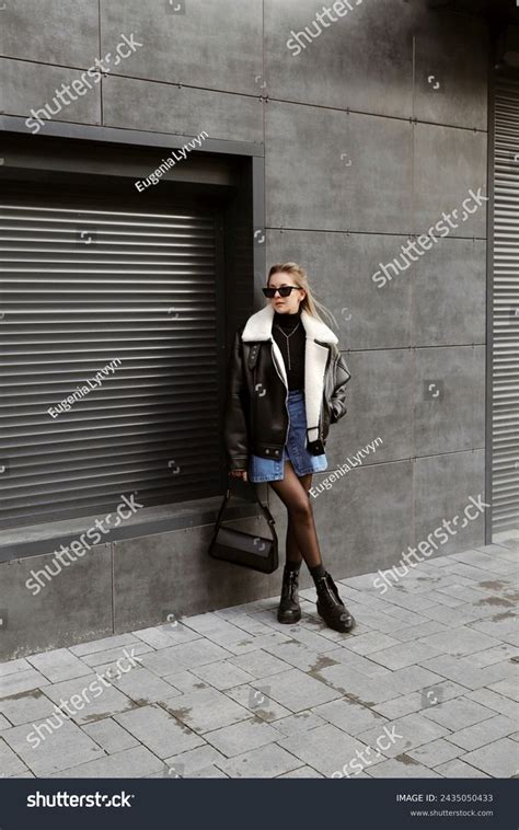 4 Thousand Blonde Mini Skirt Royalty Free Images Stock Photos Pictures Shutterstock