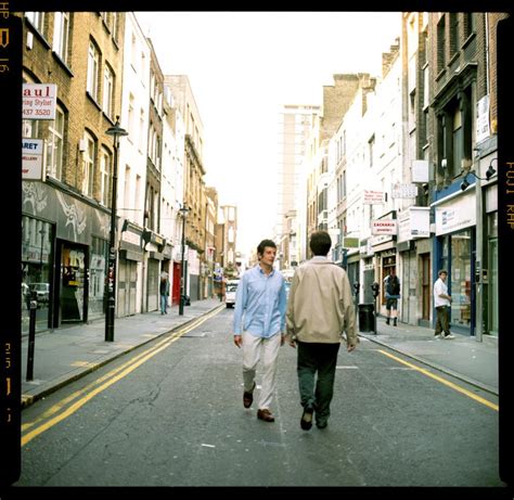 Outtake from the WTSMG album cover shoot : r/oasis