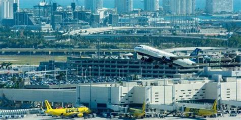 FLL Parking at Fort Lauderdale Airport