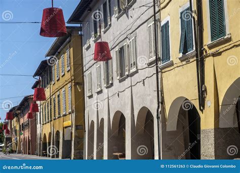 La Via Principale Di Ponsacco Toscana Fotografia Stock Editoriale