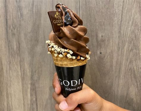 GODIVA Chocolate Chatswood Opens to Queues - North Sydney Living