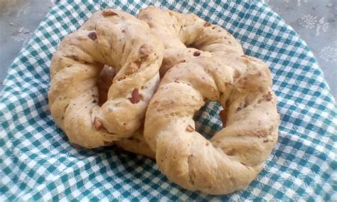 Taralli Sugna E Pepe Con Le Mandorle Le Ricette Napoletane