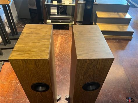 Kef R5 3 Way Floor Standing Speakers Walnut Finish Photo 4478141 Aussie Audio Mart