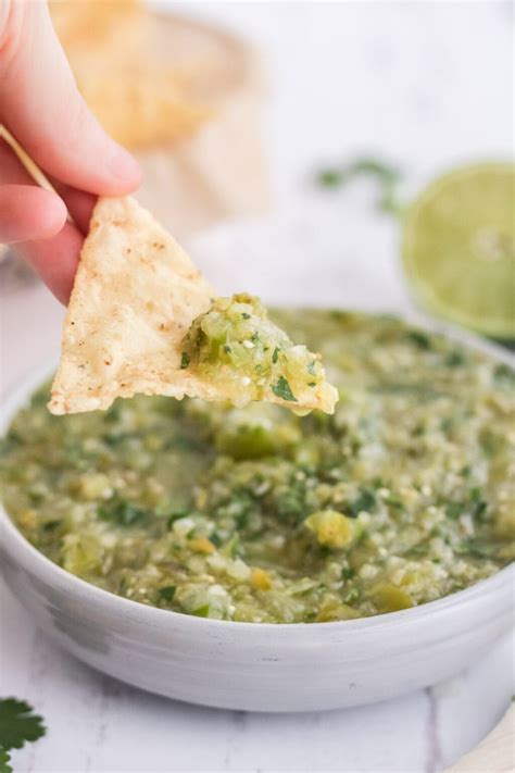 Homemade Salsa Verde Roasted Tomatillo Salsa Yellowblissroad