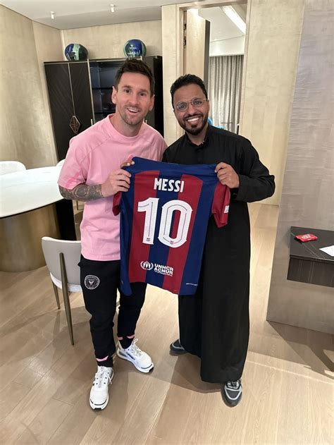 Lionel Messi In Acnur