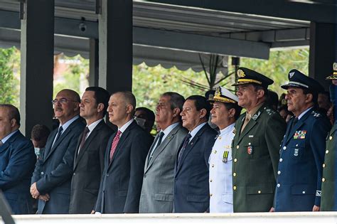 Dia do Marinheiro é celebrado imposição da Medalha Mérito Tamandaré