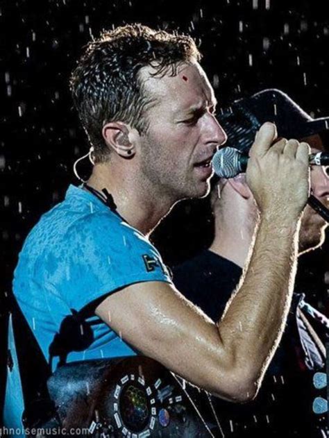 Coldplay Infecção pulmonar grave de Chris Martin adia shows no Brasil