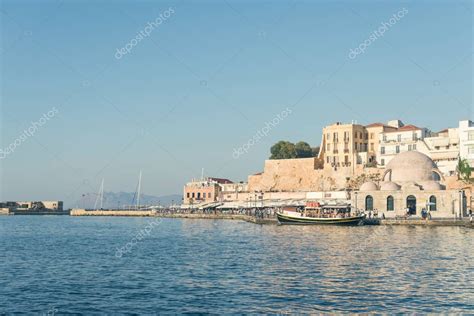 Creta Grecia 07 De Diciembre De 2018 Paisaje De Colorida Calle