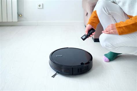 Aspirator Robot Cu Spalare Vs Aspirator Robot Fara Spalare