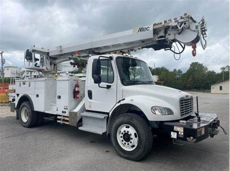 Freightliner M Single Axle Digger Derrick Truck Automatic