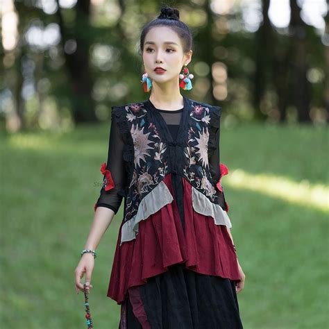 Traditional Chinese Lady Vest Vintage Flower Embroidery Jacket