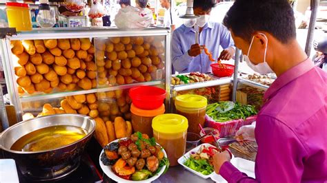 Under 1 Yummy And Popular Street Meatball Bread Numpang Brohit Cambodian Street Food Youtube