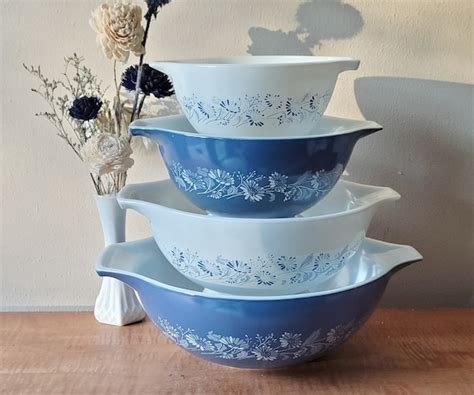 Home Living Bowls Set Of Four Nesting Pyrex Blue Mixing Bowls Kitchen