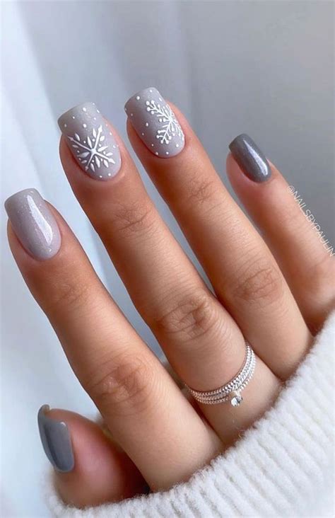 The 39 Prettiest Christmas Holiday Nails Minimal Snowflake Grey