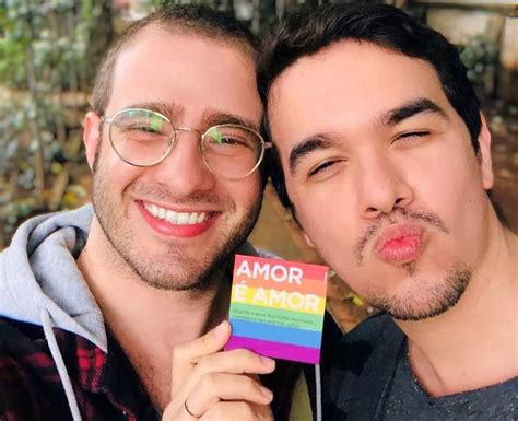 Casal Gay Brasileiro Dubla Filme Da Pixar Protagonistas Lgbts Not Cias Filmow